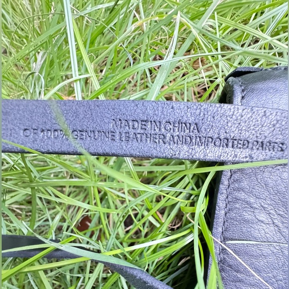 Madewell Leather Belt Bag / Black / The Simple Pouch Belt Bag / Every Day Style - Picture 10 of 13